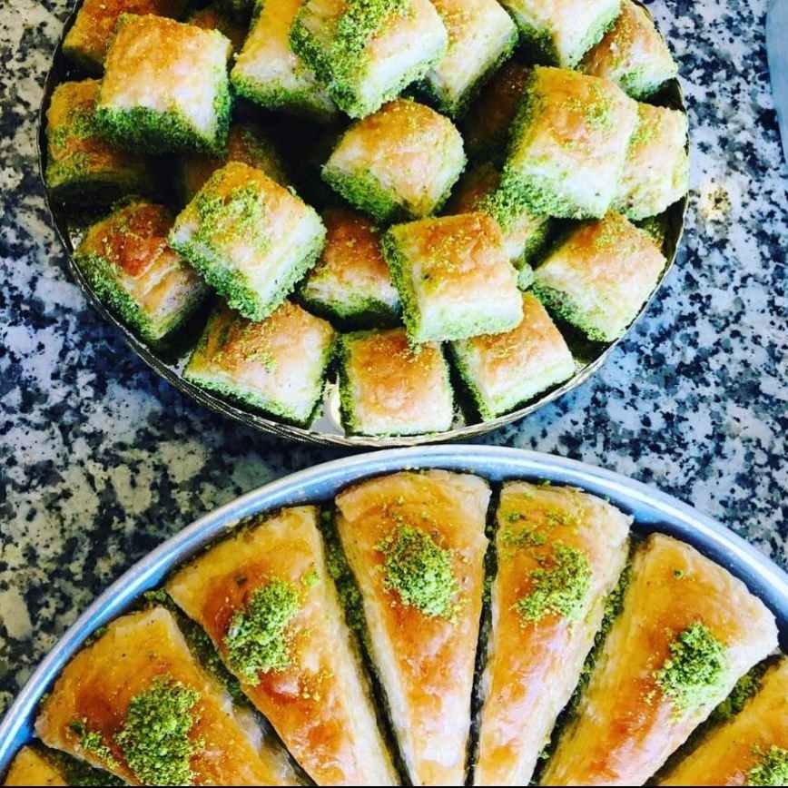 çelebi sütlü künefe burmalı kadayıf, kaymaklı kadayıf, sütlü künefe , simit katmer , katmer , dondurma , midye baklava , hasır kadayıf , kaymaklı kadayıf
