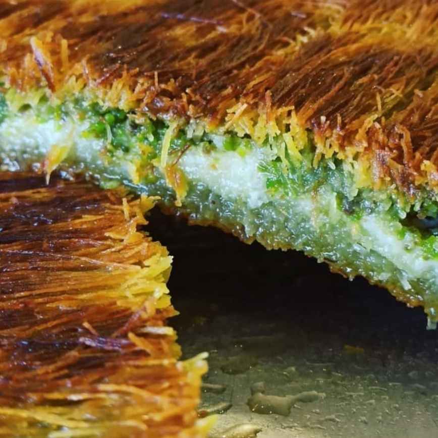 çelebi sütlü künefe burmalı kadayıf, kaymaklı kadayıf, sütlü künefe , simit katmer , katmer , dondurma , midye baklava , hasır kadayıf , kaymaklı kadayıf