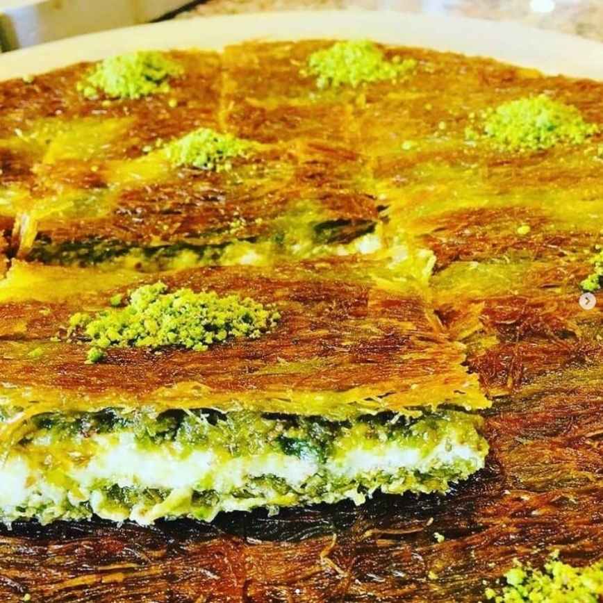 çelebi sütlü künefe burmalı kadayıf, kaymaklı kadayıf, sütlü künefe , simit katmer , katmer , dondurma , midye baklava , hasır kadayıf , kaymaklı kadayıf