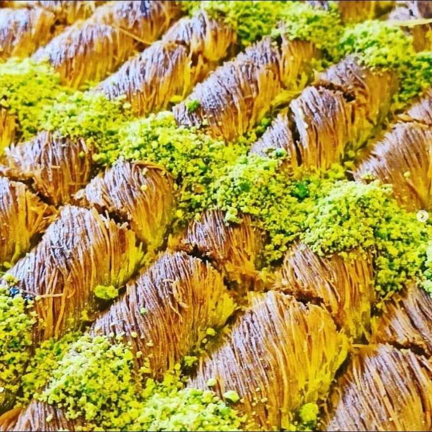 çelebi sütlü künefe burmalı kadayıf, kaymaklı kadayıf, sütlü künefe , simit katmer , katmer , dondurma , midye baklava , hasır kadayıf , kaymaklı kadayıf
