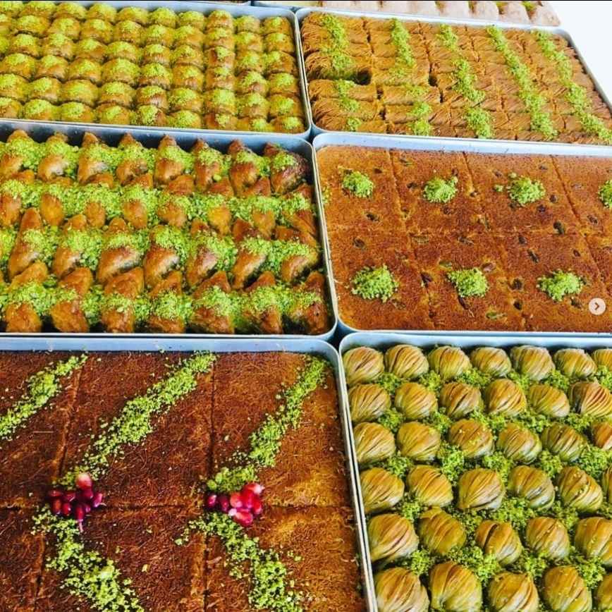 çelebi sütlü künefe burmalı kadayıf, kaymaklı kadayıf, sütlü künefe , simit katmer , katmer , dondurma , midye baklava , hasır kadayıf , kaymaklı kadayıf