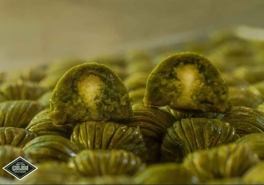 çelebi sütlü künefe burmalı kadayıf, kaymaklı kadayıf, sütlü künefe , simit katmer , katmer , dondurma , midye baklava , hasır kadayıf , kaymaklı kadayıf