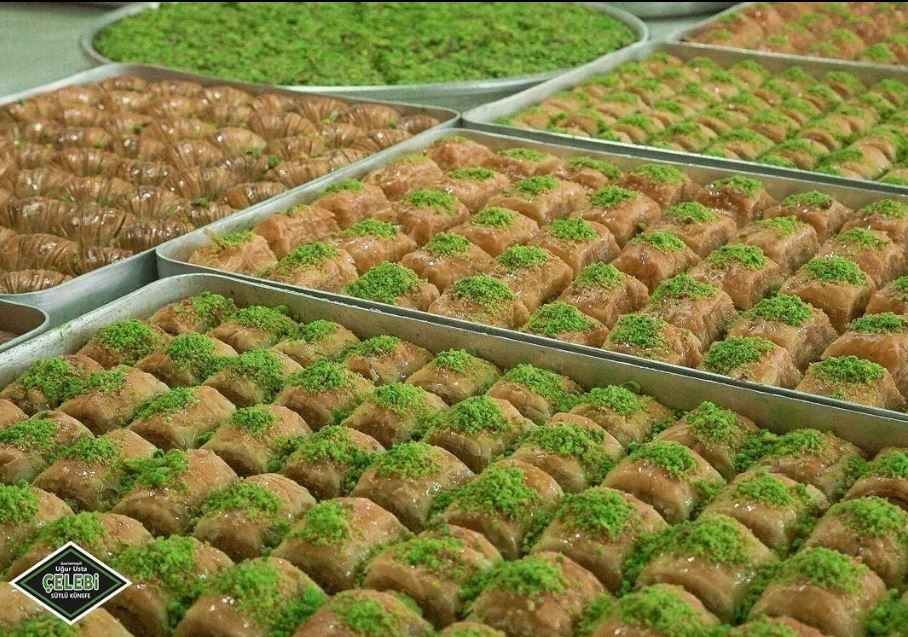 çelebi sütlü künefe burmalı kadayıf, kaymaklı kadayıf, sütlü künefe , simit katmer , katmer , dondurma , midye baklava , hasır kadayıf , kaymaklı kadayıf