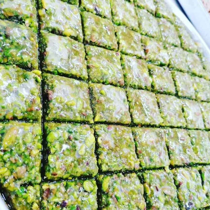 çelebi sütlü künefe burmalı kadayıf, kaymaklı kadayıf, sütlü künefe , simit katmer , katmer , dondurma , midye baklava , hasır kadayıf , kaymaklı kadayıf