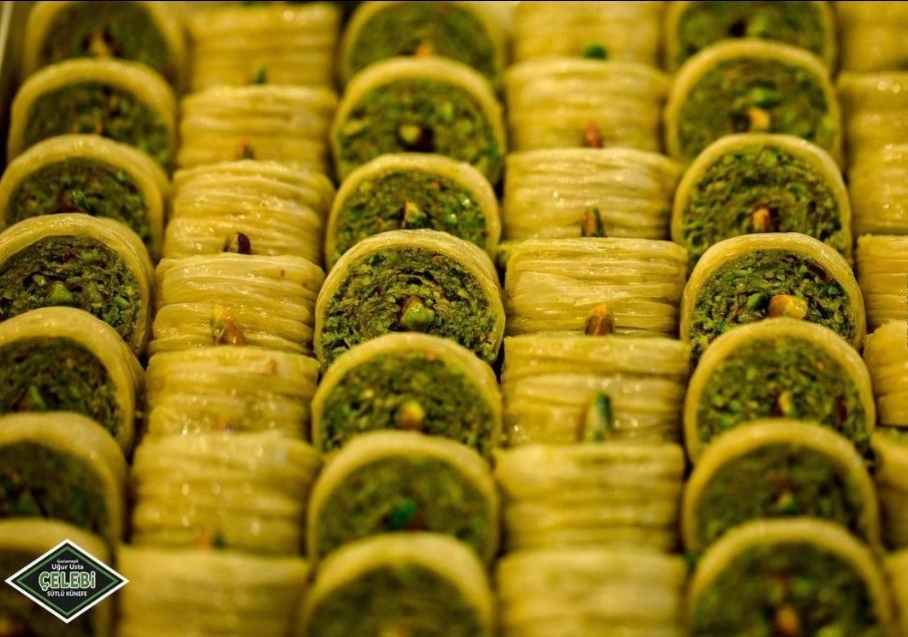 çelebi sütlü künefe burmalı kadayıf, kaymaklı kadayıf, sütlü künefe , simit katmer , katmer , dondurma , midye baklava , hasır kadayıf , kaymaklı kadayıf