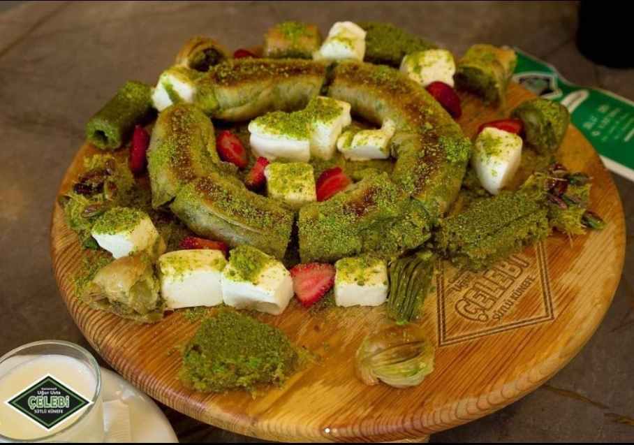 çelebi sütlü künefe burmalı kadayıf, kaymaklı kadayıf, sütlü künefe , simit katmer , katmer , dondurma , midye baklava , hasır kadayıf , kaymaklı kadayıf